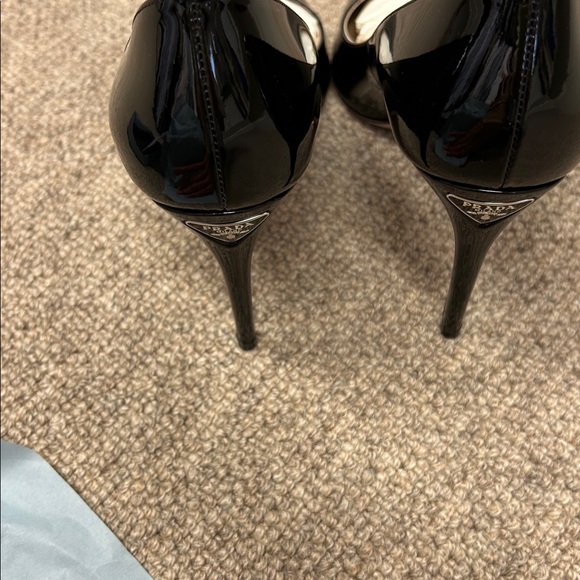 Prada Silver Shoe Box heels, excellent condition, worn 1x - Picture 4 of 9